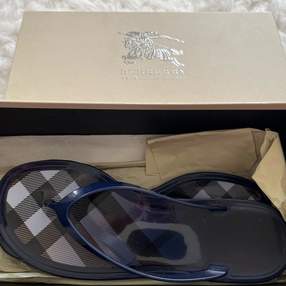 Burberry navy blue flip flops EUR size 38, worn once